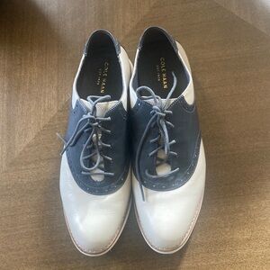 Cole Haan womens Two-Tone Oxford Shoes - Dark grey and White